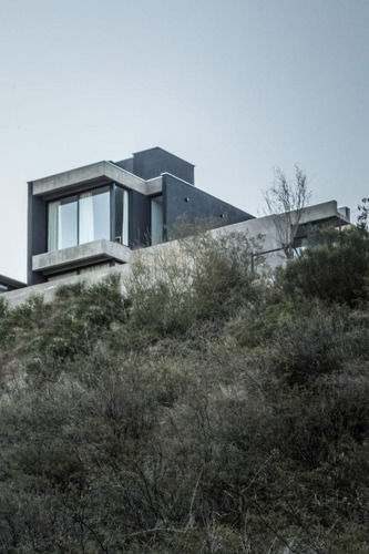 Venta Casa Diseño, Barrio Laderas, Chacras De Coria