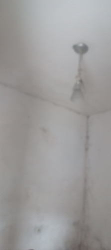 Terreno Com Uma Casa De 4 Cômodos E Um Sobrado De 3 Comodos