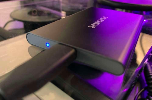 Imagen 5 de 9 de Disco sólido externo Samsung Portable SSD T7 MU-PC1T0 1TB gris