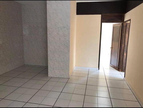 Bonito Edificio De Tres Niveles Con Local Ubicado En Jardines De Cuernavaca... 5,250,000
