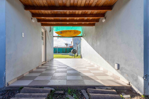 Casa En Venta 3 Dormitorios Y Pileta En La Plata