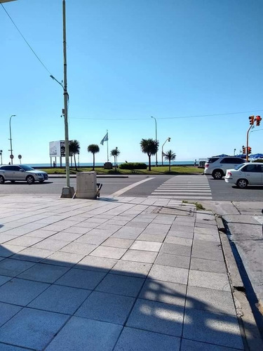 Imagen 1 de 5 de Monoambiente En Planta Baja A La Calle. Frente Al Mar.