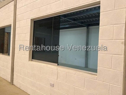 Bray Montoya Alquila Galpón Industrial Con Diseño Moderno En Ubicación Estratégica De La Zona Industrial De Barquisimeto Posee 2000m2 Área De Oficinas Y Baños 2#5#1#0#3#3#7 Bray Montoya
