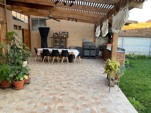 Linda Casa Familiar En El Corazón De Parque Brisas Norte