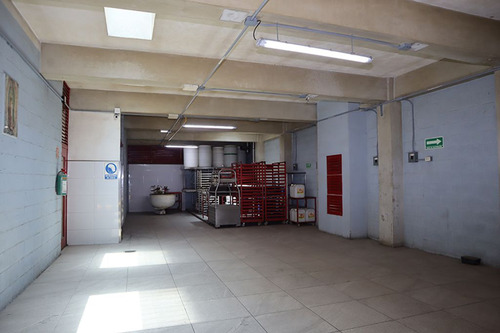 Edificio Comercial En Venta En Nezahualcoyotl