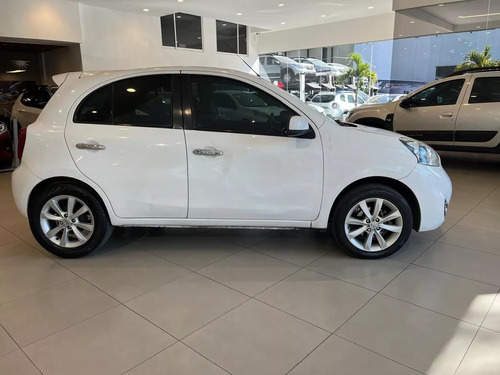 Nissan March 1.6 Advance Navi At