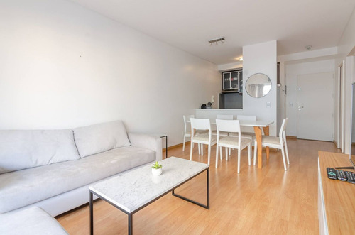 Alquiler 2 Ambientes Piso Alto Recoleta Frente