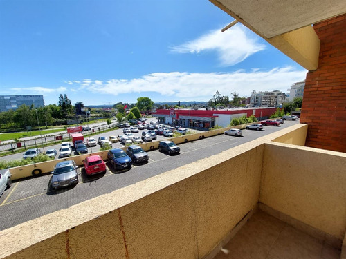 Depto En Arriendo De 2 Dorm 2 Baños. Lomas San Andres
