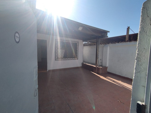 Casa En Microbarrio Cerrado En Arriendo