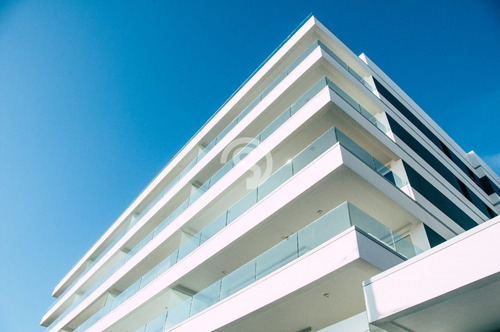 Apartamento 2 Dormitorios, Punta Del Este, Playa Mansa, Venta- Ref: 4358