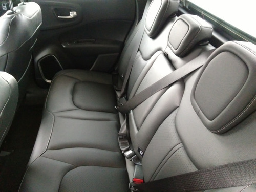 Imagen 9 de 15 de Fiat Toro Volcano 4x4 Diesel R