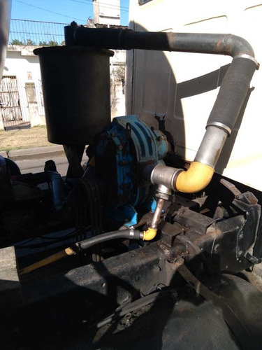 Imagen 12 de 13 de Mercedes Benz 1518