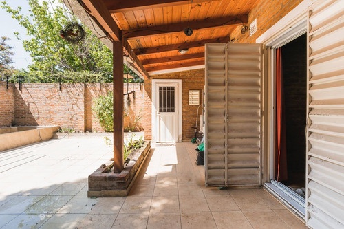 Imagen 2 de 19 de Venta Casa Pasillo 2 Dormitorios Patio Seco Amplio