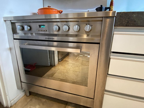 Exclusivo Piso De 3 Amb En Av. Pedro Goyena