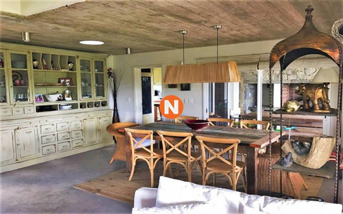 Casa En Venta De Muy Buena Construcción En El Quijote- Ref: 217920
