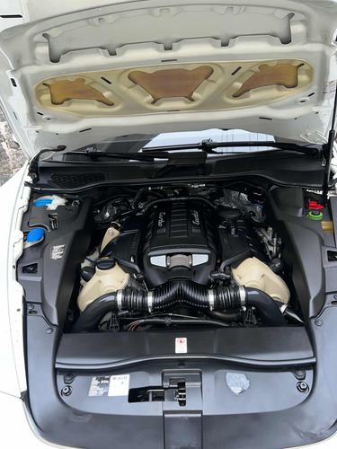 Porsche Cayenne 4.8 V8 Turbo S 5p