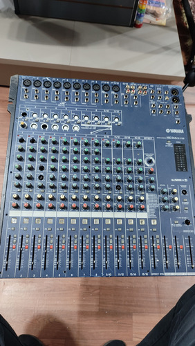 Mesa De Som Yamaha Mg166 Cx Usb ( P/ Tirar Peças Ou Arrumar) (Usado)