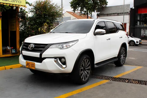 Toyota Fortuner 2.8 At
