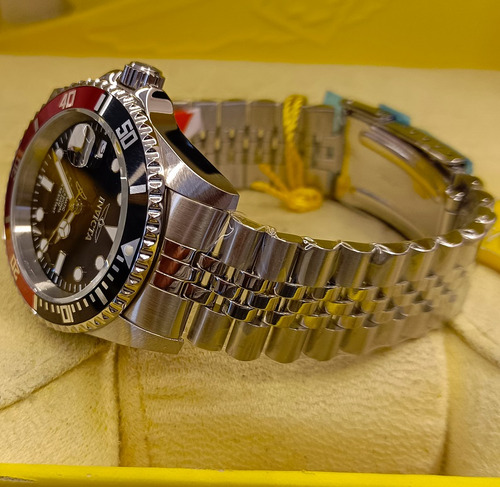 Relógio Masc Invicta Pro Diver 42mm Modelo 43983 Automático Correia Prateado Bisel Vermelho Fundo Preto
