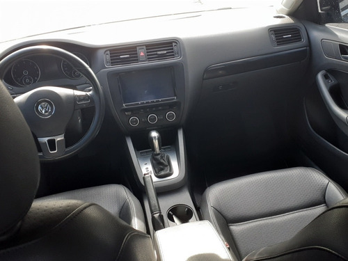 Imagen 9 de 10 de Volkswagen Vento 2014 2.5 Luxury 170cv Tiptronic