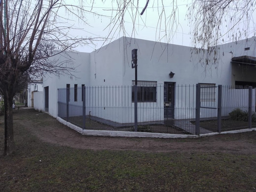 Imagen 2 de 11 de Venta Casa En Lisandro Olmos