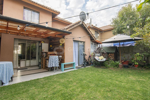 Casa En Venta De 3 Dorm. Avda. Las Perdices, Puente Alto
