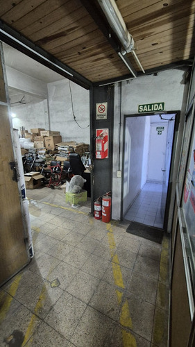 Alquiler De Depósito Con Oficinas - Excelentes Condiciones Ubicado A Pocas Cuadras Del Acceso Tigre - Superficie 675 M2