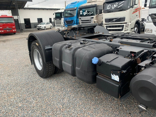 Imagem 10 de 15 de Volvo Vm 330 Ano 2015 Ishift Com Ar Condicionado Abaixo Fip