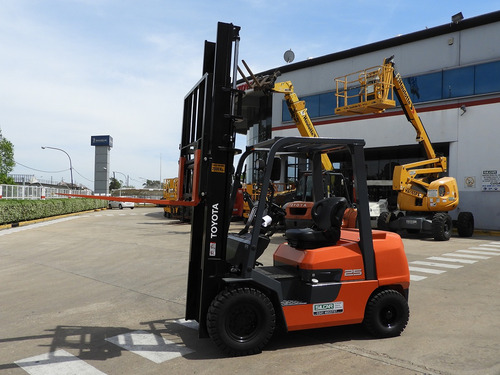 Autoelevador Toyota Fdzn25 - 2,5 Tn - Diesel - 0hs. Fsv4700