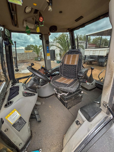 Retroexcavadora New Holland