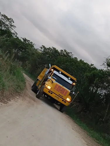 Volqueta Internacional Modelo 83
