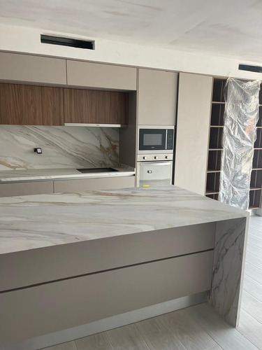 Admira Este Impresionante Apartamento A La Venta En La Selecta Zona De Las Mercedes.