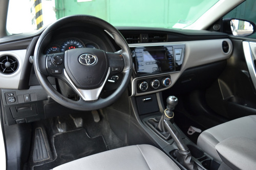 Toyota Corolla Xli 2017 ( Linea Nueva) Color Blanco Perlado