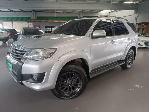Toyota Hilux SW4 3.0 SRV 4X4 16V TURBO INTERCOOLER DIESEL 4P AUTOMÁTICO