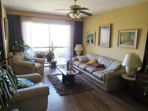 Imagen 1 de 9 de Venta Apartamento Tres Dormitorios Centro