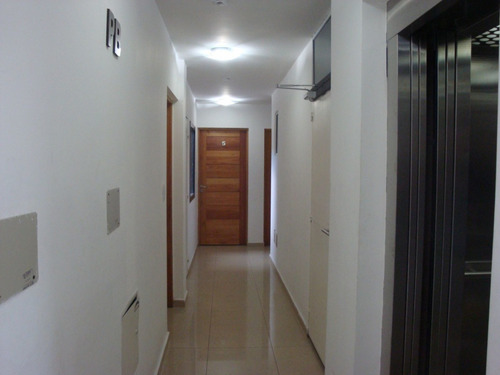 Imagen 10 de 11 de Venta Impecable Departamento Amoblado Con Cochera Propia. Ubicación Única !!! Centro De Carlos Paz. Complejo Sorrento.