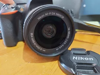 Nikon D5600 18-55mm Negro + Tripie + Mochila