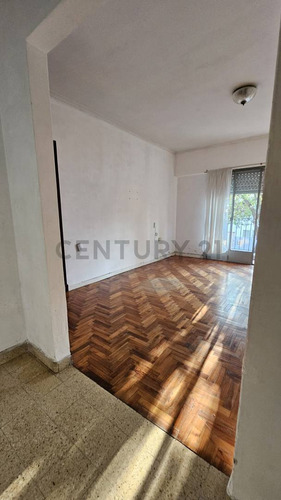 Departamento De 2 Dormitorios En Venta 62 Entre 15 Y 16