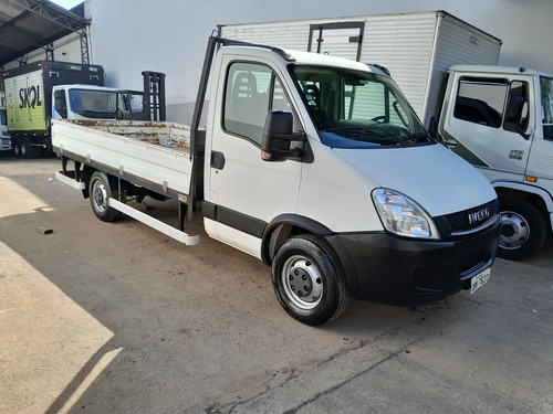 Iveco Daily 35s14 2018 Com Ar Condicionado Carroceria