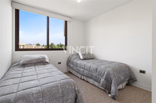 Impecable Casa En Venta De 3d 3b Serv En Cond Rukan Chicureo