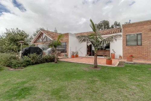 Casa En Arriendo/venta En Altos De Yerbabuena. Cod A5778