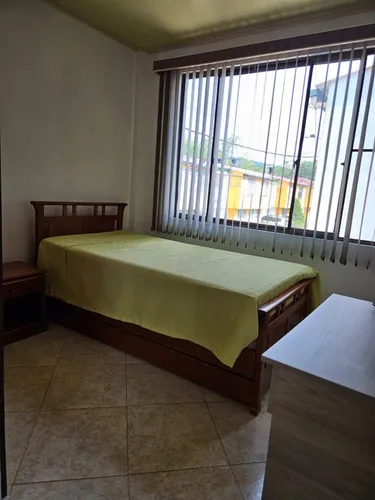 Casa Remodelada, Con Jardín, Sobre Vía Principal, Esquinera Y Con Magnifica Vista.