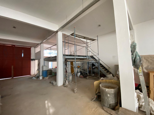 Alquiler Local Comercial 280 M2 C/ Entrepiso Gral Flores Hipodromo