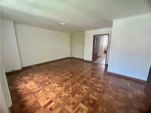 Sé Vende Apartamento Duplex En Laureles Excelente Para Reformar