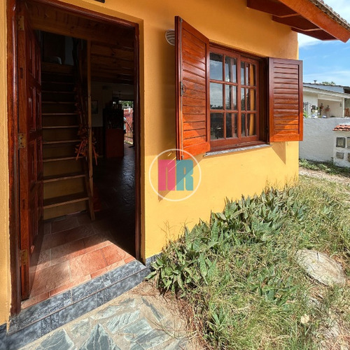 Duplex En Costa Azul Al Frente, Espacio Vehicular Propio, Patio Con Parrilla Y Lavadero. Urquiza 578