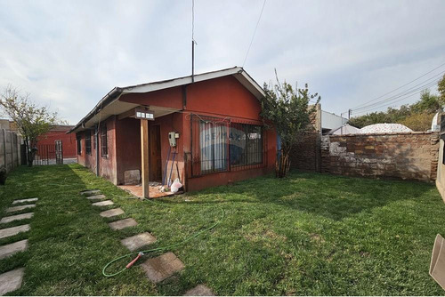 Casa En Gran Terreno / 3d - 2b - 1e