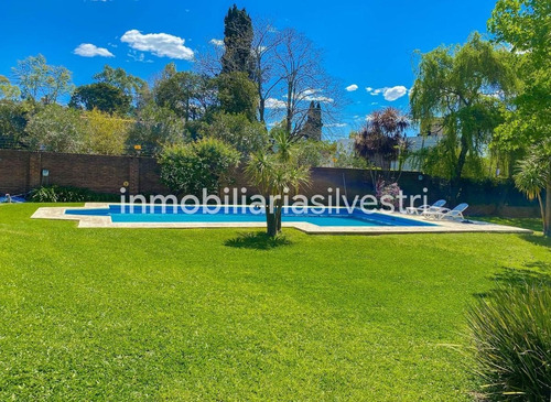 Imagen 25 de 25 de 465 Y 26 City Bell - Casa De 4 Dormitorios En Venta