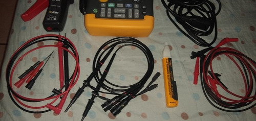 Multimetro Osciloscopio Fluke 199c Fuent Generador Señal Kit