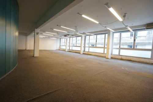 Oficina En Alquiler En El Centro. Muy Buen Piso De 230 M2