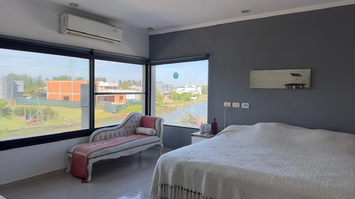 Casa En Venta-santa Isabel-laguna-4 Ambientes-pileta Climatizada-ingeniero Maschwitz-escobar